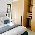 Regina Villa *